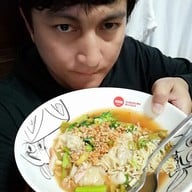 ราชาบะหมี่ เกี๊ยวปูหมูแดงอบน้ำผึ้ง