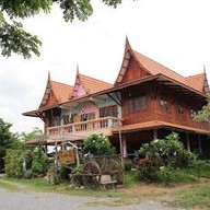 ร้านอาหารเรือนไทยสวนน้ำ