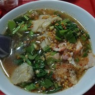 ราชาบะหมี่ เกี๊ยวปูหมูแดงอบน้ำผึ้ง