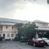 Healthland ปิ่นเกล้า