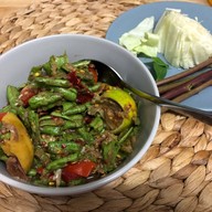ร้านลาบลมโชย ปิ่นเกล้า