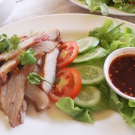 เมนูของร้าน ปลาเผาเขาสลัดได&VeggieHutResort