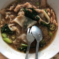 ร้านราดหน้า ก๋วยเตี๋ยวเป็ดปลายฉัตร บางขุนศรี สาขา1