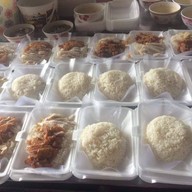 เมนูของร้าน ข้าวมันไก่ไทย-ไก่ทอด ซอย4 (ลุงพงษ์)