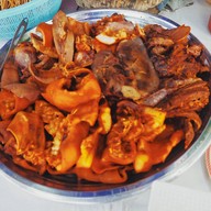 ยาใจ หมูจิ้มจุ่มพม่าไม้ละ 1 บาท