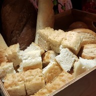 Diwan Restaurant at Al Meroz Hotel