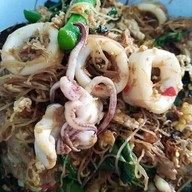 ราดหน้ายกนิ้ว -