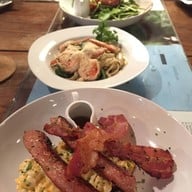 wwa cafe x chooseless Ekamai 21