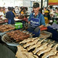 ติงลี่ ไก่ย่างเขาสวนกวาง