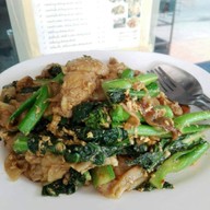 ราดหน้ายกนิ้ว -