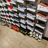 บรรยากาศ Skechers Shinsaibashi