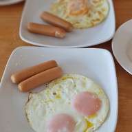 ตาแหวน บีช รีสอร์ท