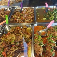 ข้าวแกงนายหลำ