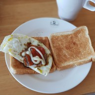 ตาแหวน บีช รีสอร์ท