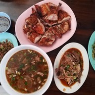 ไก่ย่าง วิเชียรบุรี นิมมานเหมินทร์ นิมมานเหมินทร์ ซอย.11