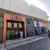 หน้าร้าน Labrary
