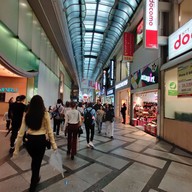 บรรยากาศ Skechers Shinsaibashi