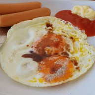 ตาแหวน บีช รีสอร์ท