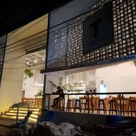 ตาแหวน บีช รีสอร์ท