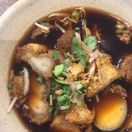 เมนูของร้าน ก๋วยจั๊บหม้อดิน ดำเนินสะดวก Food Patio เซ็นทรัลพลาซ่า พระรามสาม
