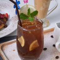 Junction cafe and Nail spa