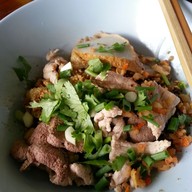 เมนูของร้าน ก๋วยเตี๋ยวเรือสมยศ