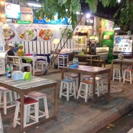 ราดหน้าเทวดา ง่วนง้วน ถนนพุทธมณฑลสายสอง ทวีวัฒนา