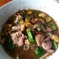 เมนูของร้าน ก๋วยเตี๋ยวเรือสมยศ