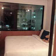 โรงแรมเอสบ็อกซ์