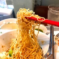 เมนูของร้าน โตจังอ๋อง noodlebar บะหมี่กุ้งแม่น้ำเผาเจ้าแรกของไทย ป้อมปราบศัตรูพ่าย