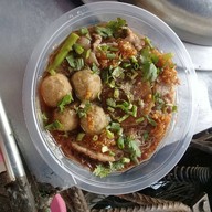 ยืนซดโภชนา