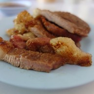 แม่แอ๋ว