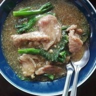 ราดหน้ายกนิ้ว -