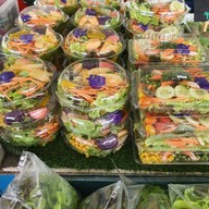 เมนูของร้าน สลัดฟาร์มรักผัก ตลาดนัดทุ่งปอ