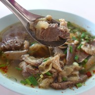 แม่แอ๋ว