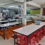 บรรยากาศ นิรันดร์มาม่าผัด เจ้าเก่า (รร.เรยีนา) เชียงใหม่แลนด์