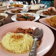 ก๋วยเตี๋ยวเรือสิบสาม (ครัวชากะเฌอ)