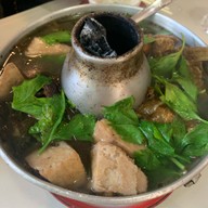 ปู๊ตี่บะหมี่เกี๊ยวกุ้ง MRT สามย่าน