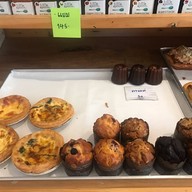 Nana Bakery สันติธรรม