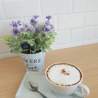 เมนูของร้าน On The Shelf Cafe'