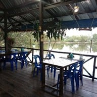 ครัวลัดดา ซีฟู้ด พระสมุทรเจดีย์