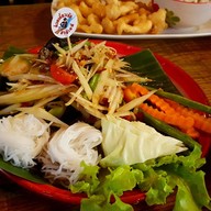 เมนูของร้าน ก๋วยเตี๋ยวเรือฮาร์เล่ย์