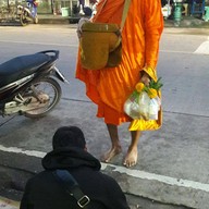 ตลาดสะพานยูง