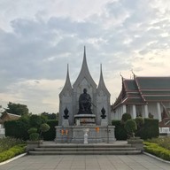 ลานพลับพลามหาเจษฎาบดินทร์