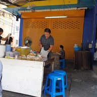 บรรยากาศ ก๋วยจั๊บป้าต้อย (ข้างบ่อน้ำ)