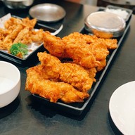 เมนูของร้าน Bonchon Korean Fried Chicken (บอนชอนไก่ทอดเกาหลี) พรอมานาด