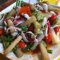 เมนูของร้าน ยำลิ้นเบิร์น สวนหลวงสแควร์