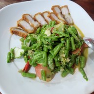 เมนูของร้าน สวนอาหารลุงเหลิม