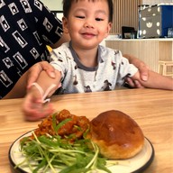 Sun and Son Cafe พัฒนาการ