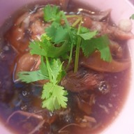 ขาหมูพิพัฒน์ สีลม